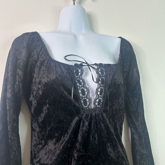 Maria Gabrielle Crushed Velvet Peasant Top S Black Lace-Up Cottagecore Goth - Picture 2 of 11